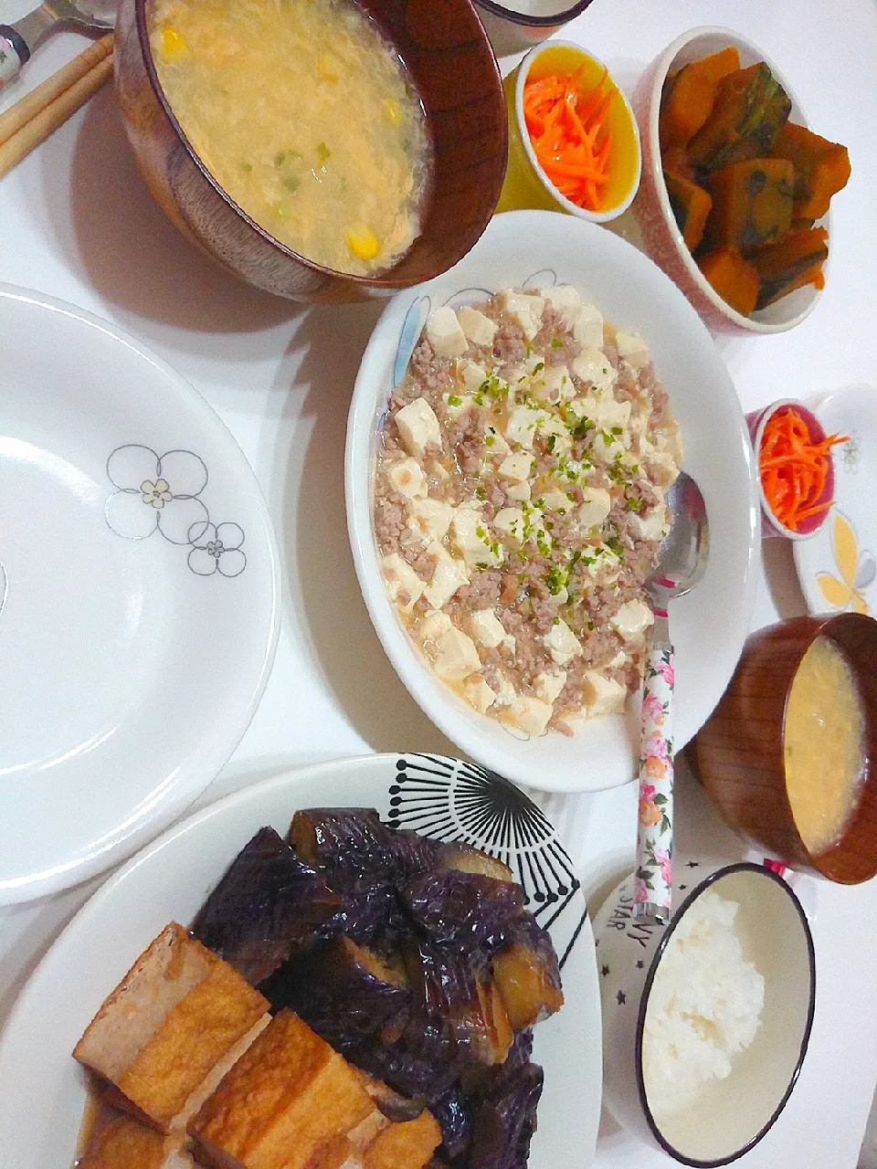 夕食(^ー^)
塩麻婆豆腐
厚揚げとなすのみぞれ煮
かぼちゃの煮物
キャロットラぺ
ホタテとコーンのたまごスープ|プリン☆さん