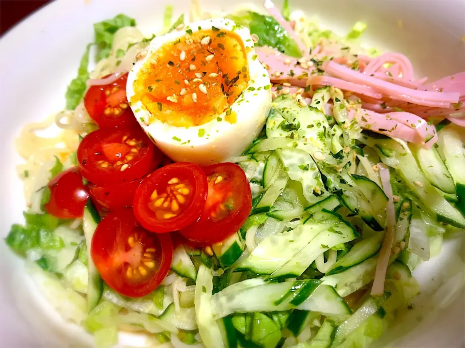 レタスいっぱいの冷麺|Yumi Unogochiさん