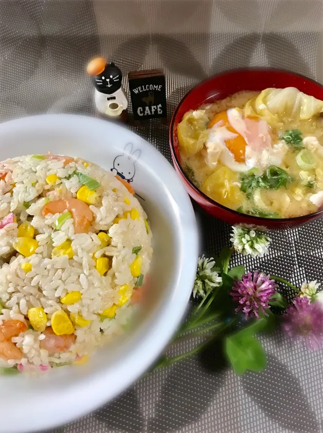 コーンと海老のチャーハン😋💕|バシュランさん