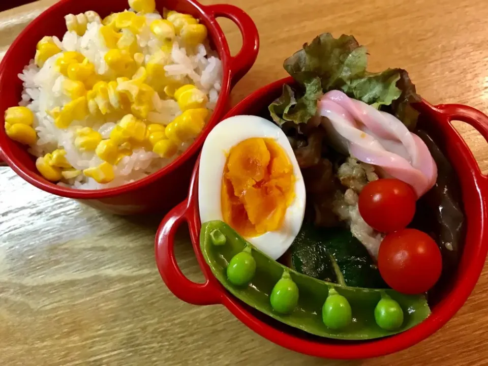 Snapdishの料理写真:20190624🍱今日の自分弁当🍱  先日頂いた手軽にプラ酢レモンの酢がとても美味しかったので近くのスーパー探してやっと見つけました。 これで作ったトマトのピクルスがとても美味しい！お弁当にもON!    #snapdish  #うちご飯  #washoku  #飾り切りかまぼこ  #手軽にプラ酢レモンの酢  #とまと|akiyo22さん