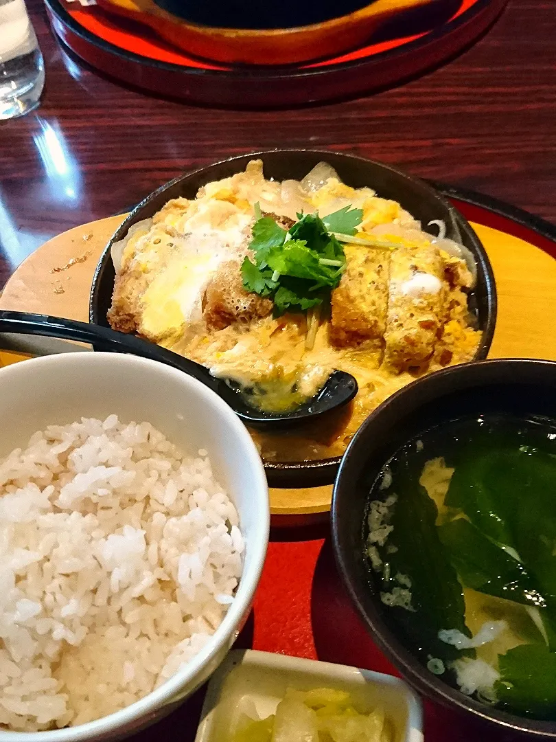 西船橋・京まるの豆腐カツ煮定食|すーさん