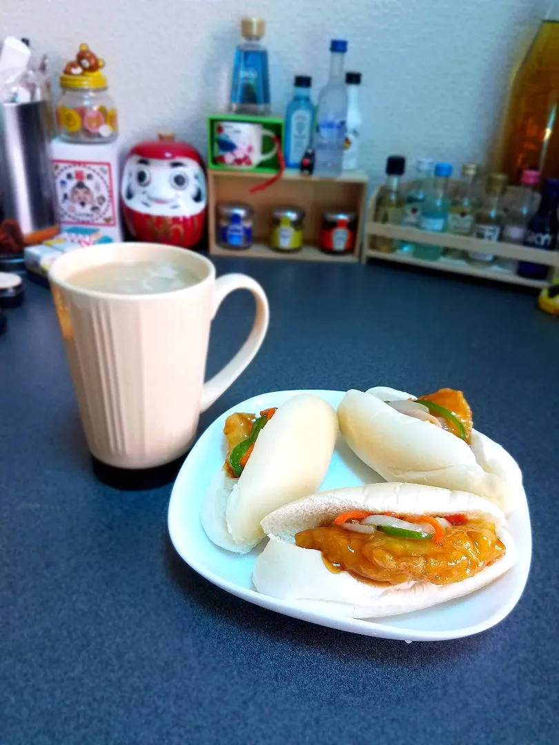 白身の甘酢あんかけを挟んだランチ🥖|masaki .fさん