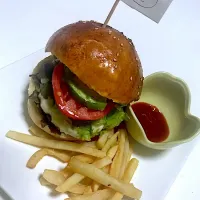 アボカドチーズハンバーガー🥑🍔|ももさん