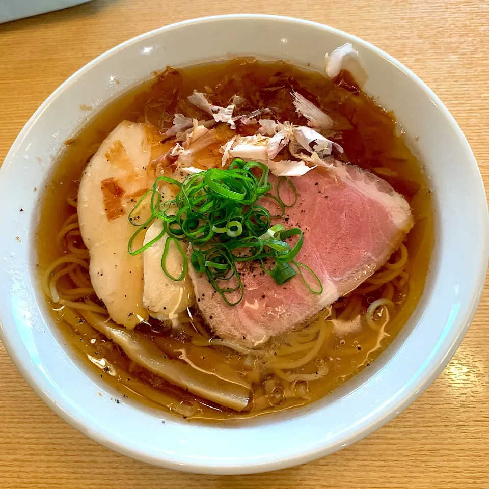 Snapdishの料理写真:鰹と昆布の冷やしそば800円|Miki Takeuchiさん