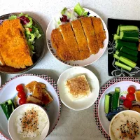 チキンカツと冷奴。
子どもご飯。|ともむうさん