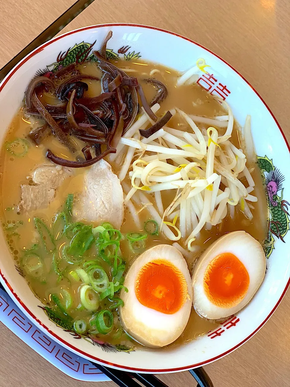 Snapdishの料理写真:金龍醤油とんこつラーメン|Rinaさん