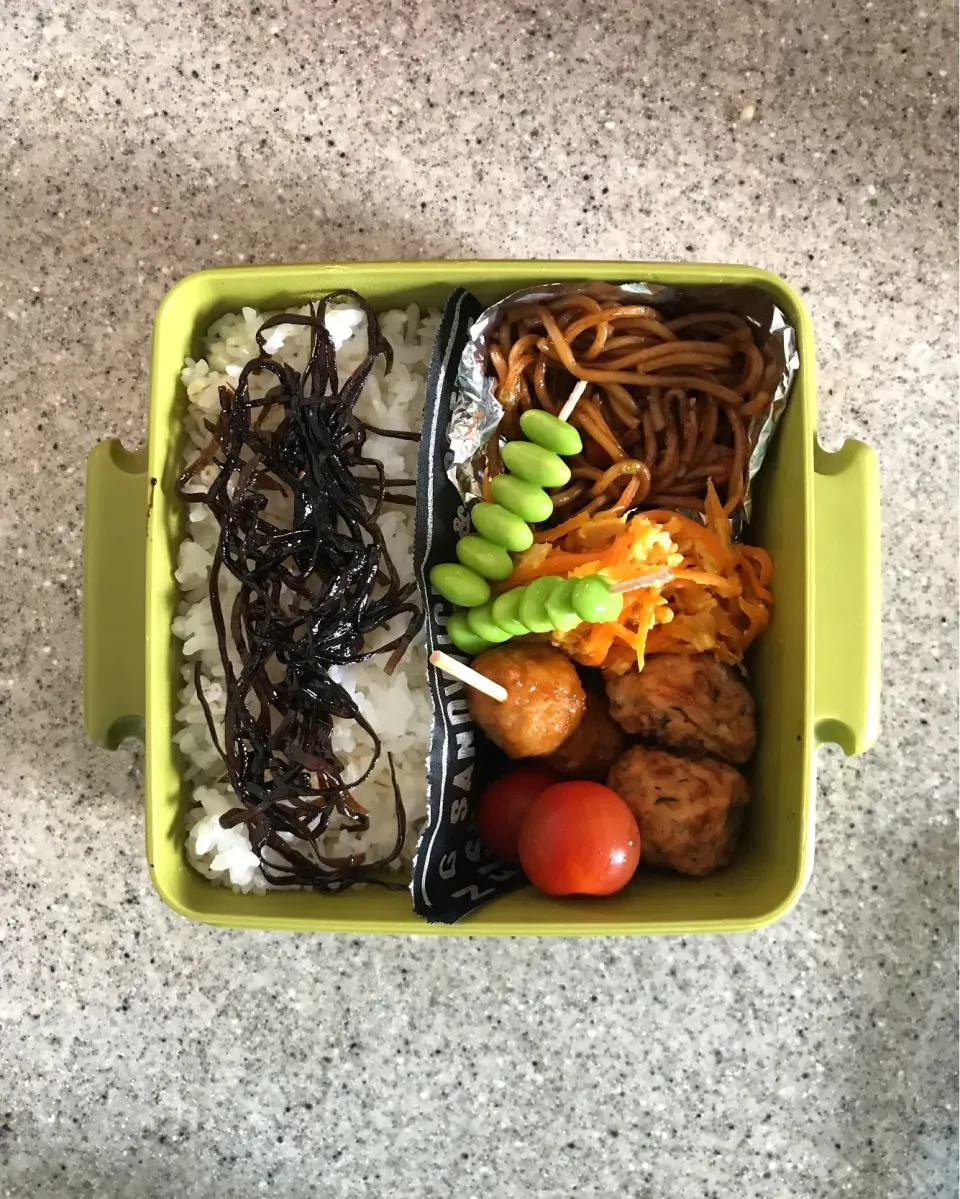 にんじんしりしり弁当
 #お弁当  #弁当  #高校生男子弁当  #部活弁当  #サッカー部弁当|ちっくんさん