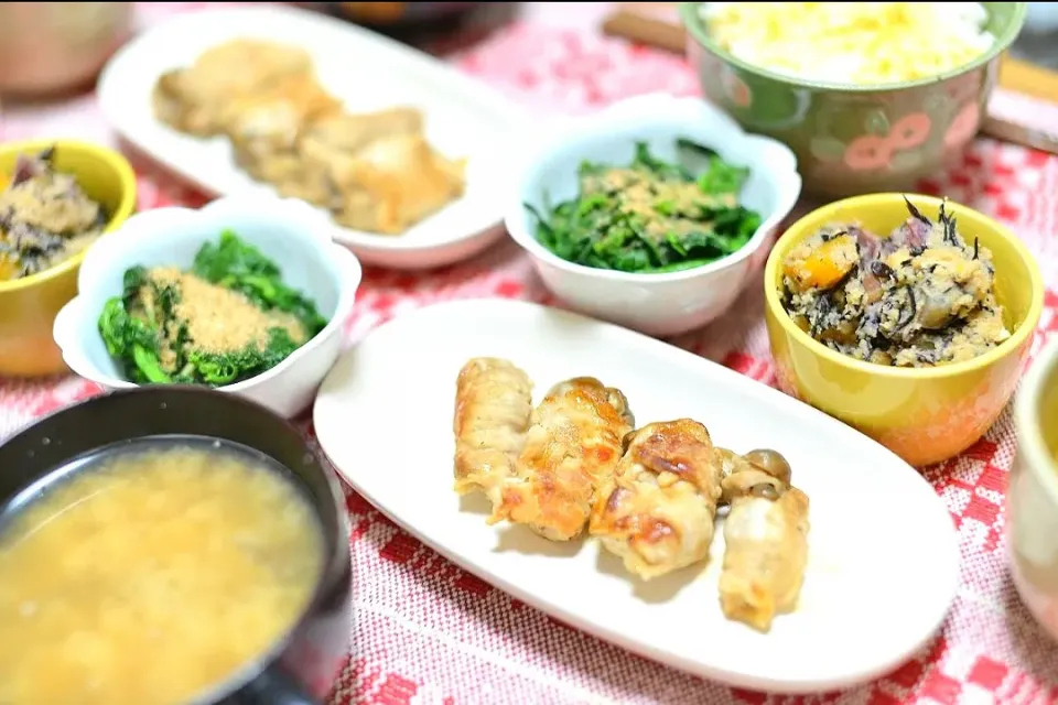 昨日のUはん🍚

畑で作ったほうれん草初収穫。
とう立ちしちゃってたからどうかな〜と思ったけど、甘みがあっておいしった♪|さわ太郎さん