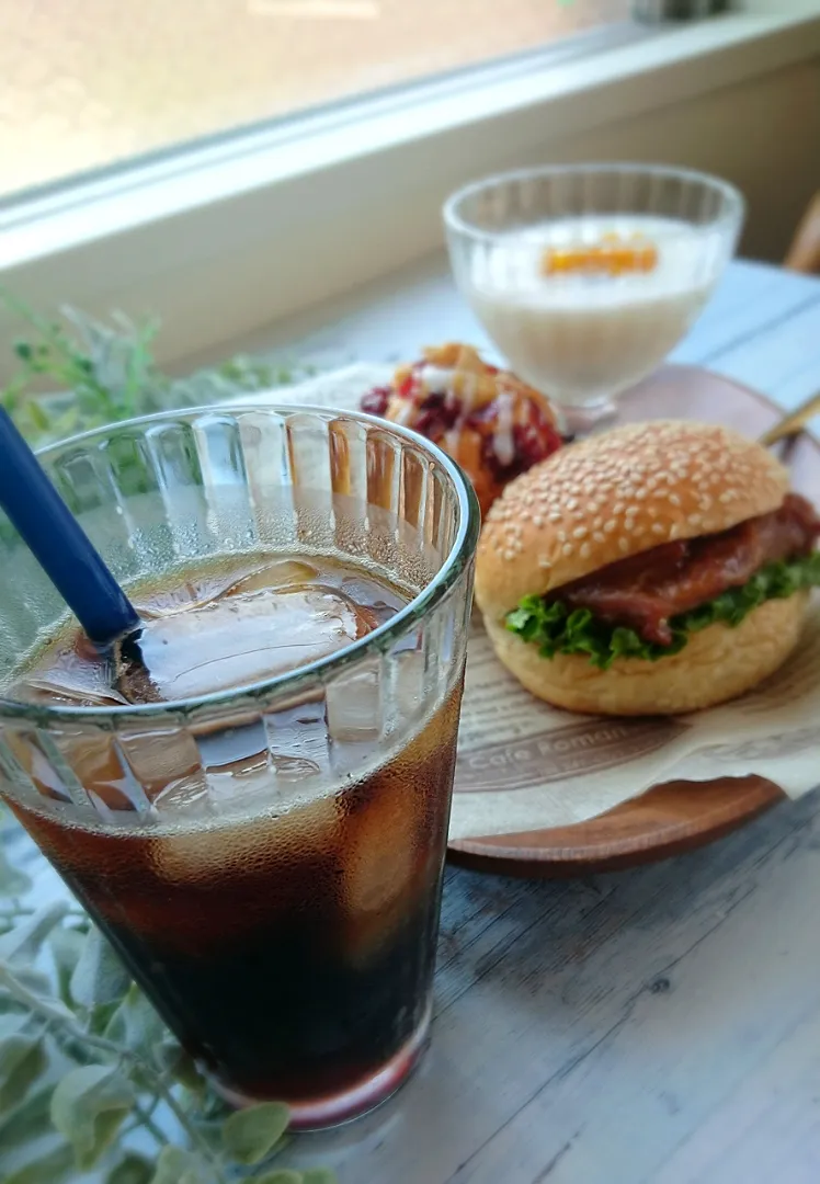 Snapdishの料理写真:UCCコーヒーとおひるごはん🥐|e  satoさん