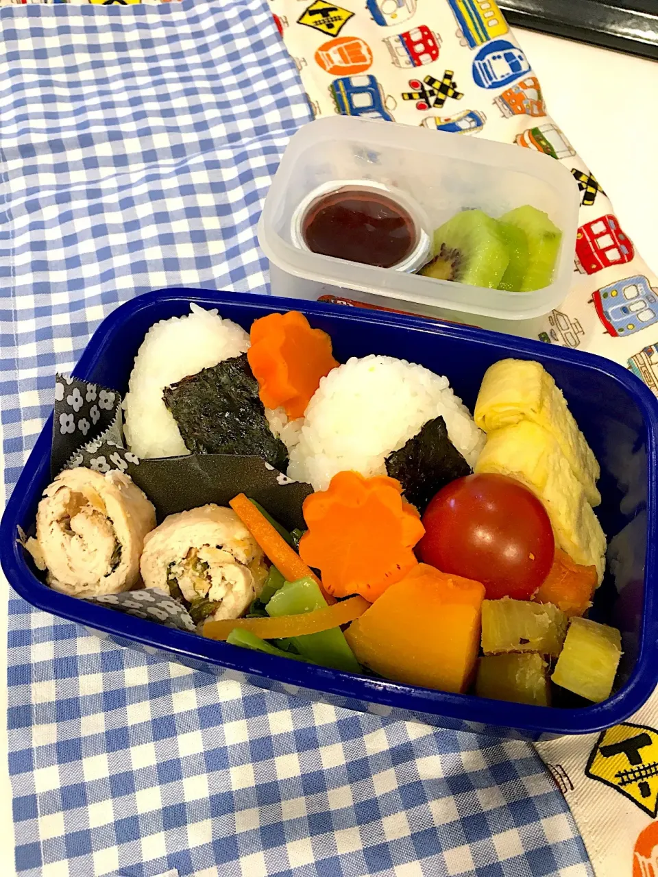 Snapdishの料理写真:6／21(金)幼稚園年少お弁当
ささみの梅しそ焼き|airi-nさん