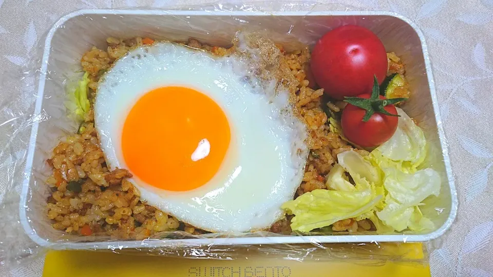 6/25の夜勤弁当
ドライカレー弁当|卯月さん