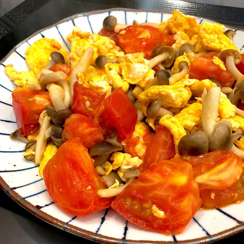 卵とトマトの炒めたやつ🥚🍅🥚🍅🥚|ヨッチャンさん