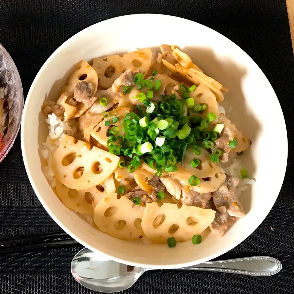 レモン酢でさっぱり♬︎れんこんと豚肉のさっぱり丼|mayuさん