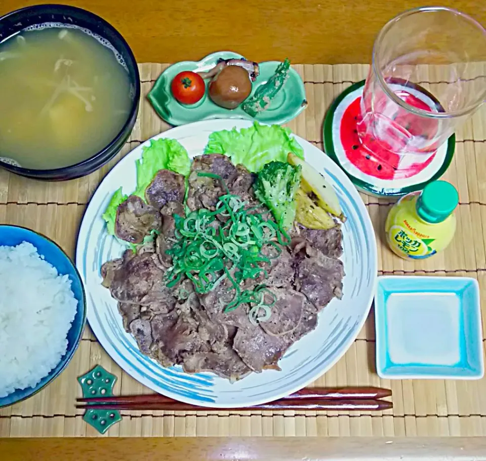 塩タン定食😋🎵晩ご飯🌃🍴🍚|とししいたけさん