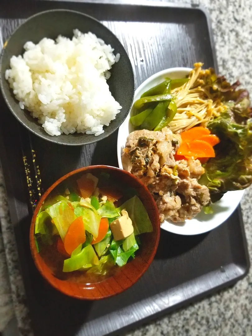 焼き肉定食
野菜たっぷり味噌汁|あぁちゃんさん