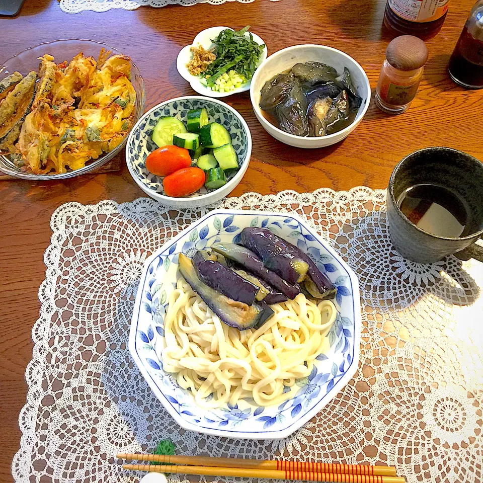 揚げ茄子とかき揚げのぶっかけうどん|yakinasuさん