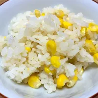 Snapdishの料理写真:とうもろこしご飯🌽|みちゃさん