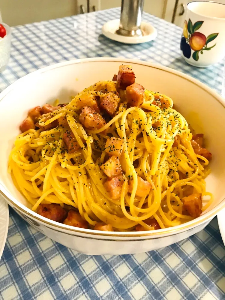 Snapdishの料理写真:☆水曜日の朝パスタ☆カルボナーラ|静香さん