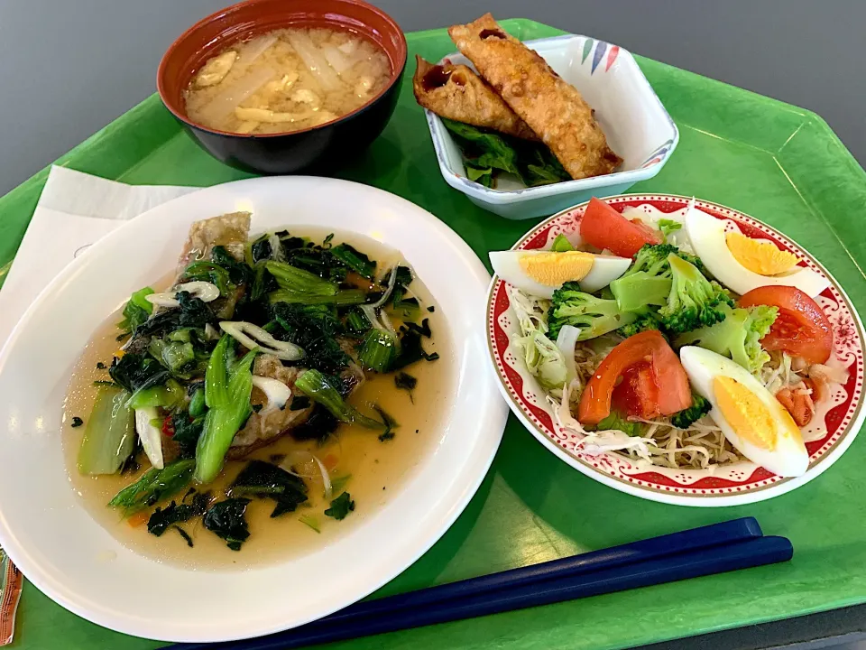 Snapdishの料理写真:鯵の唐揚中華風青菜あんかけ、棒餃子、ブロッコリーサラダ、味噌汁|Tadahiko Watanabeさん