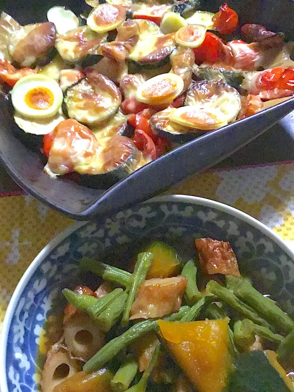 ズッキーニのチーズ焼き      インゲンと南瓜の🎃煮物|掛谷節子さん