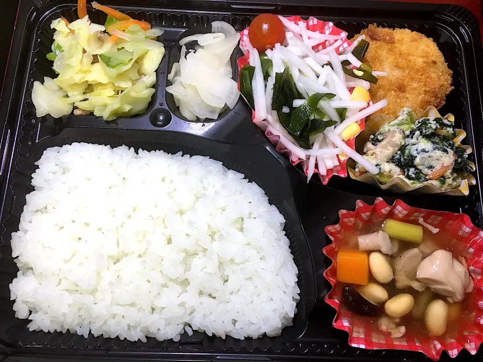 大豆と鶏肉のミネストローネ 日替わり弁当 宅配ランチ 豊川市配達|Naokazu Kuritaさん