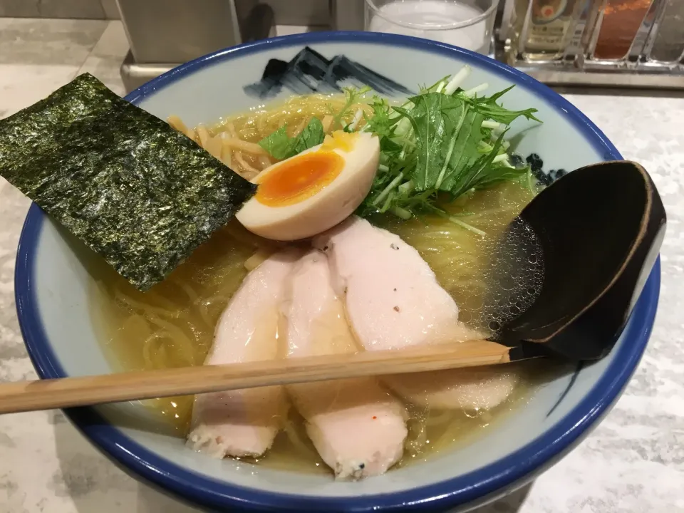 Snapdishの料理写真:柚子塩らーめん1080円無料で蒟蒻麺に変更|PegaOさん