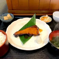 厚切りブリの照り焼き定食|aoukiさん