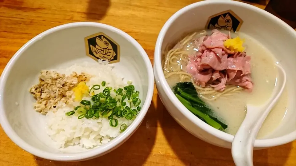 Snapdishの料理写真:真鯛らーめん雑炊セット  錦糸町  真鯛らーめん 麺魚|りくさん