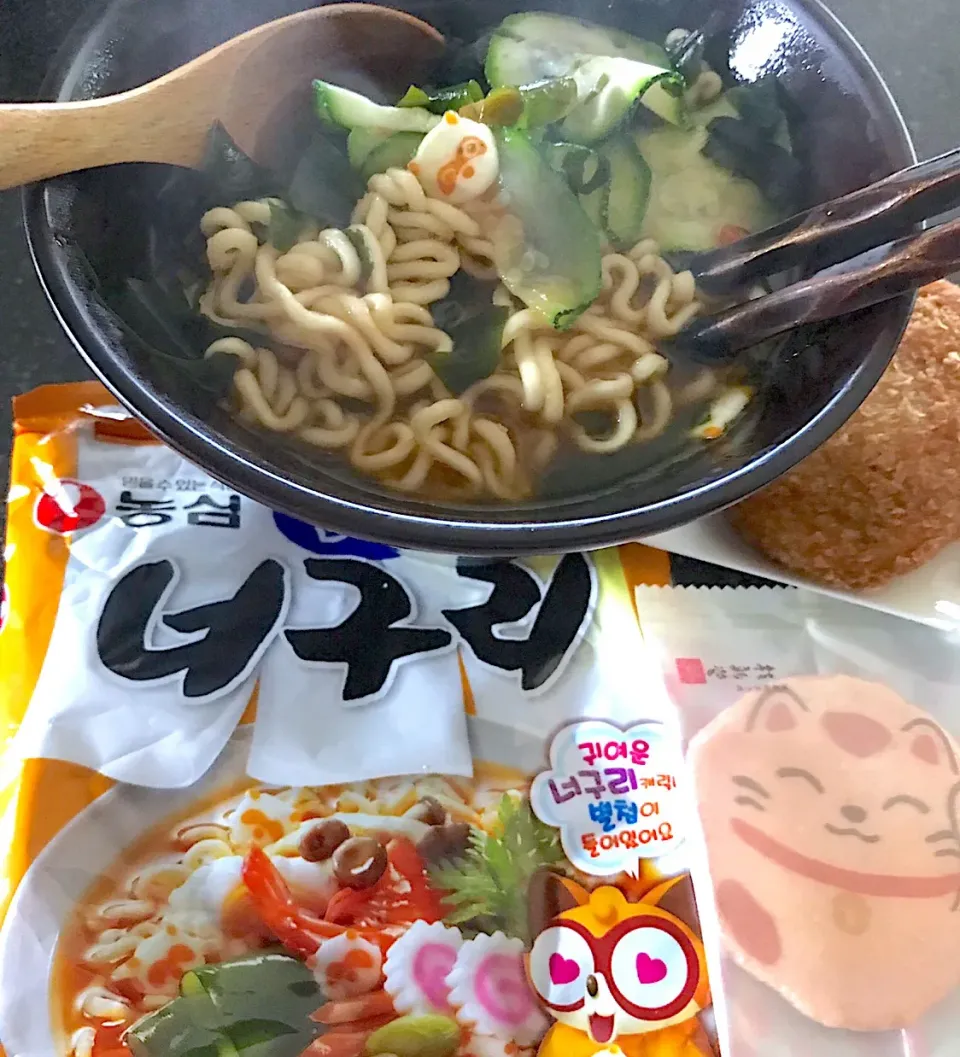 ヨッチャンさんこっちは全然辛くないラーメン👍👍👍💕🇰🇷🍜|シュトママさん