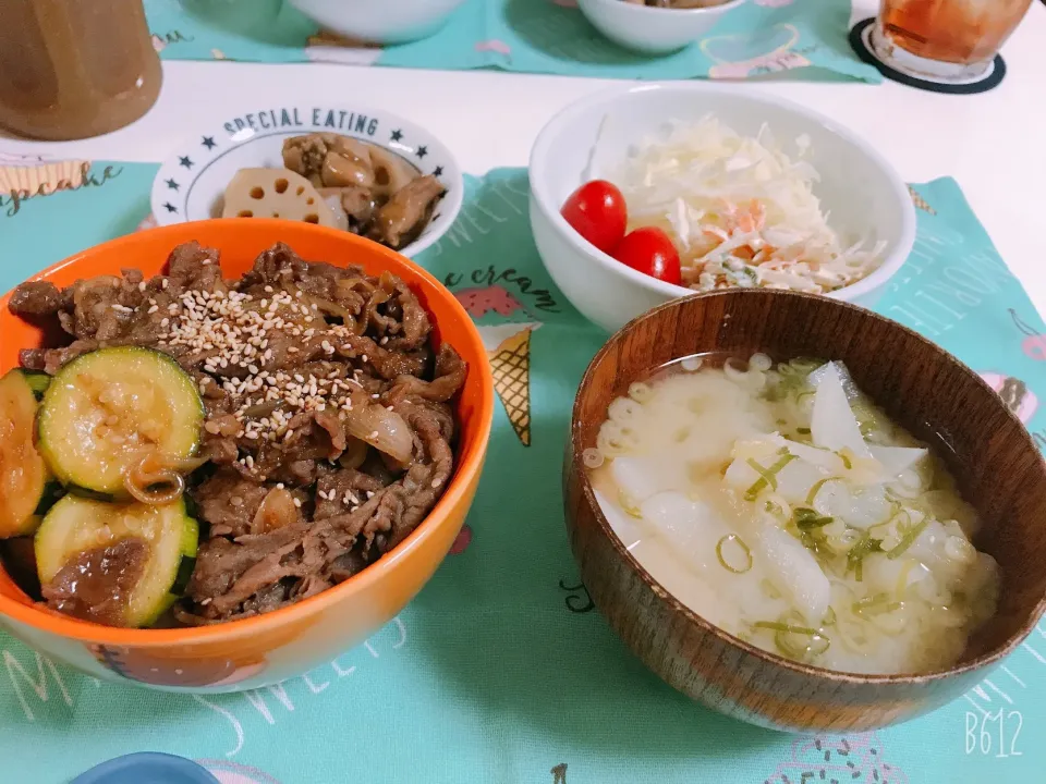 焼肉丼ー‼️ズッキーニ添え‼️|ゆきさん