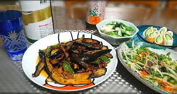 麻婆茄子
鰹のたたき🐟
長芋、おくら  ねばねばサラダ
ちくわキュウリ🍶|bisenさん