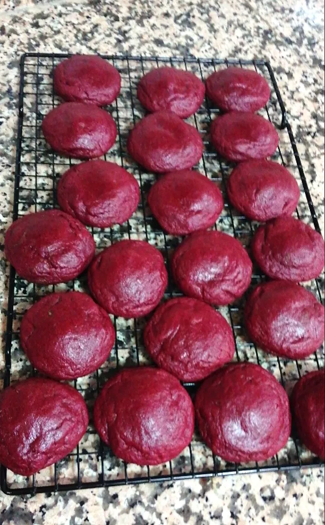 Red Velvet cookies|sofie's Kitchenさん