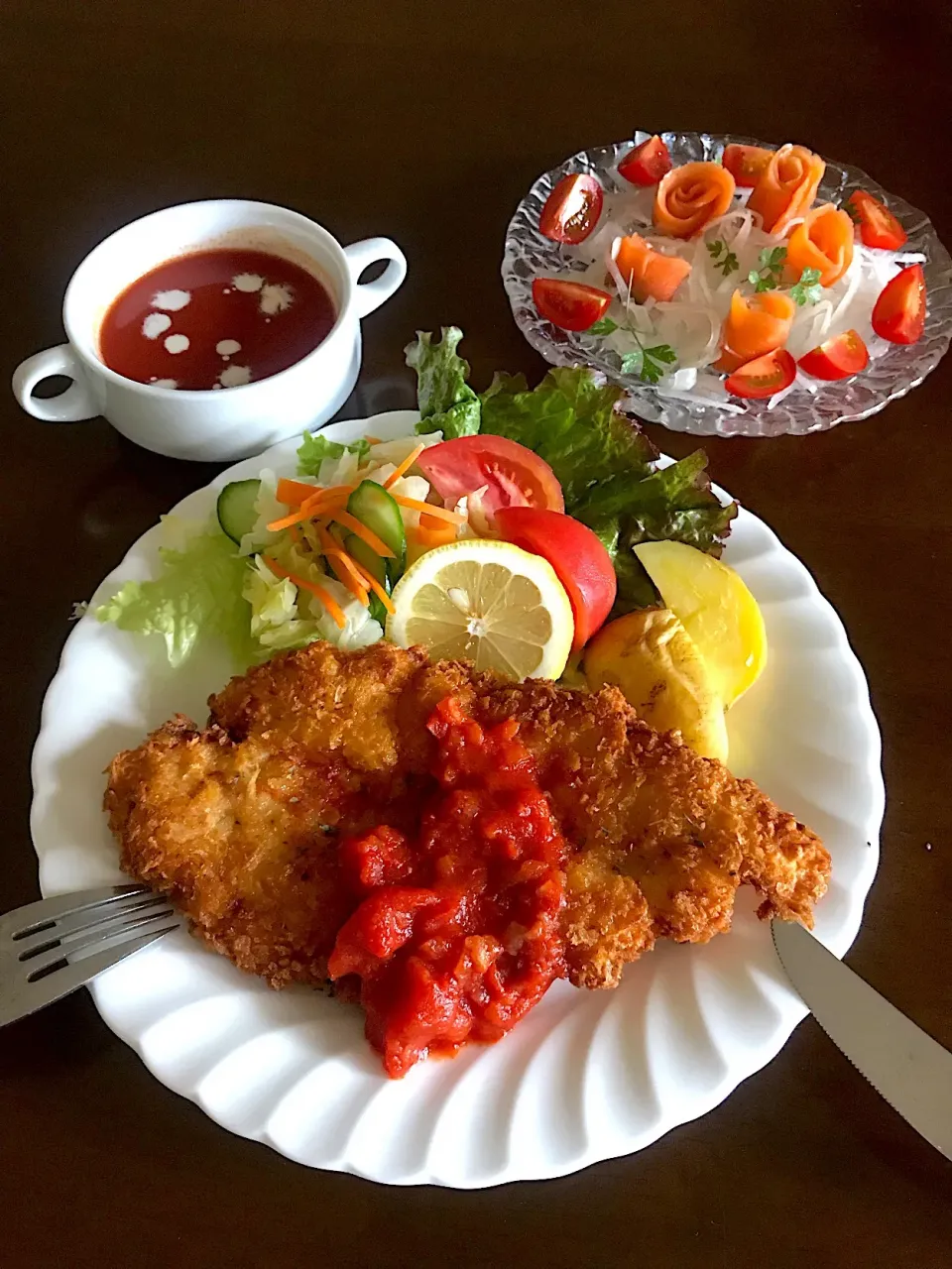 Snapdishの料理写真:山本真希さんの料理 鶏むね肉のミラノ風カツレツ🇮🇹下味にレモンの酢🍋使ってみました！これもまた旨し！
#レモンの酢#ミラノ風カツレツ|とんちんさん