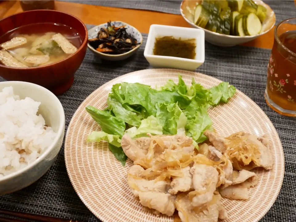 Snapdishの料理写真:19/06/27 夕飯♪ 豚の生姜焼き|ikukoさん