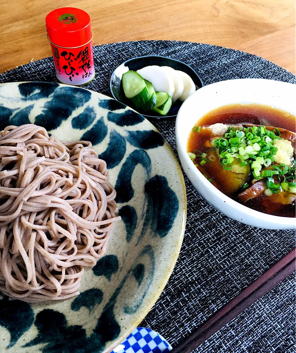 今日のお家で一人ランチは、
くっきいママさんの料理 豚肉と茄子のつけ蕎麦✨|ミッチ☆ママさん