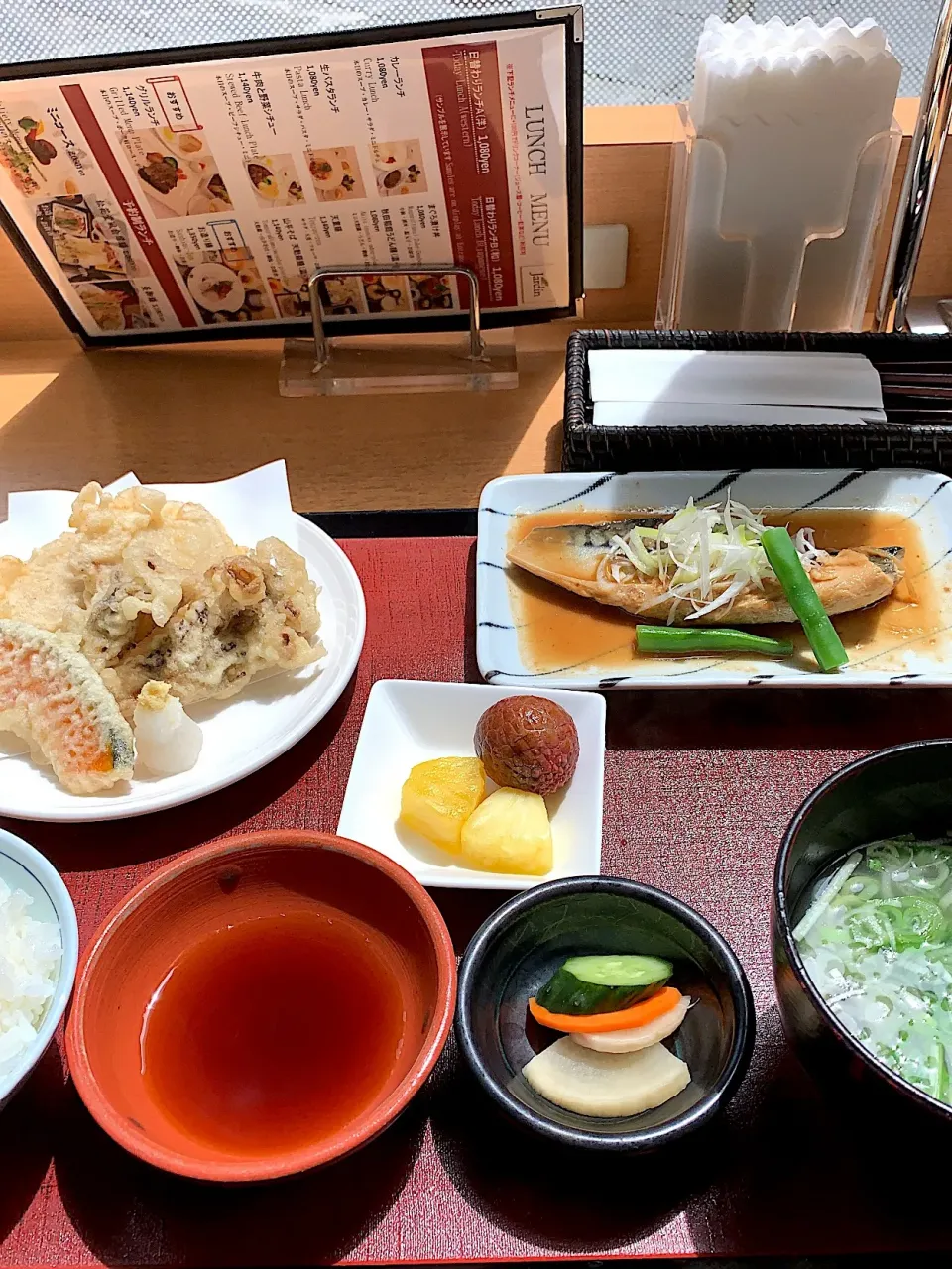 鯖味噌煮/豚ヒレと舞茸天ぷら/沖縄風そば|山内博之さん