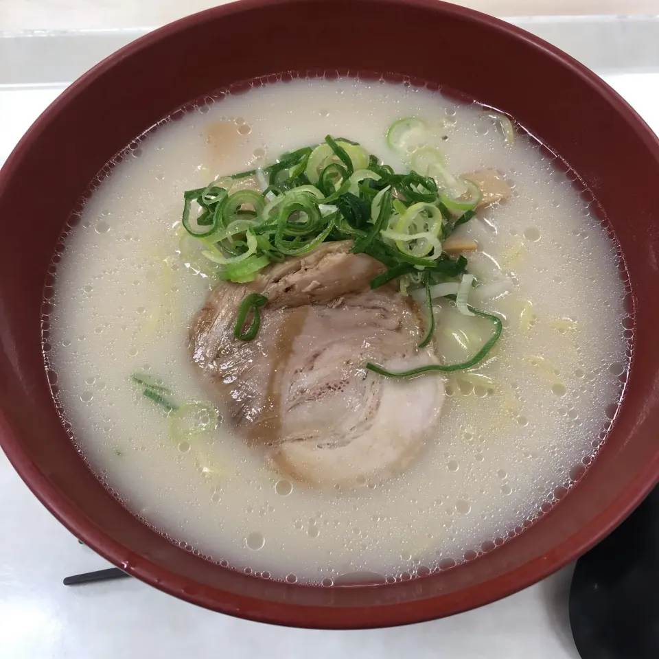 初とんこつラーメン|Shingo Kajiyabさん