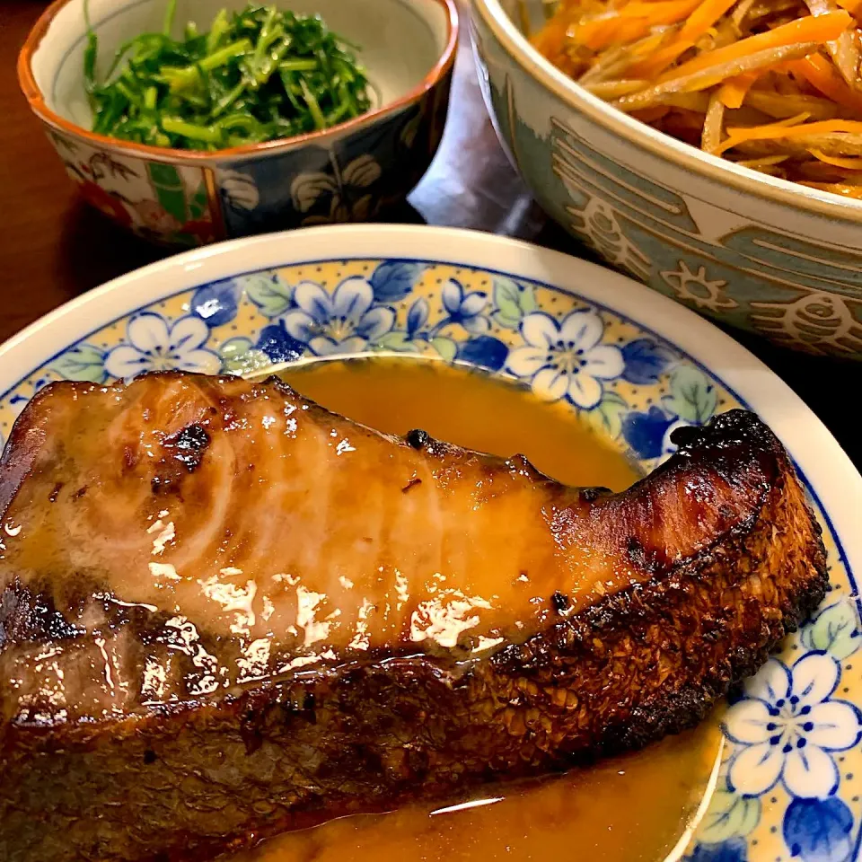 麹甘酒で漬けた❗️ぶりの照り焼き🐟|みっこちゃんさん