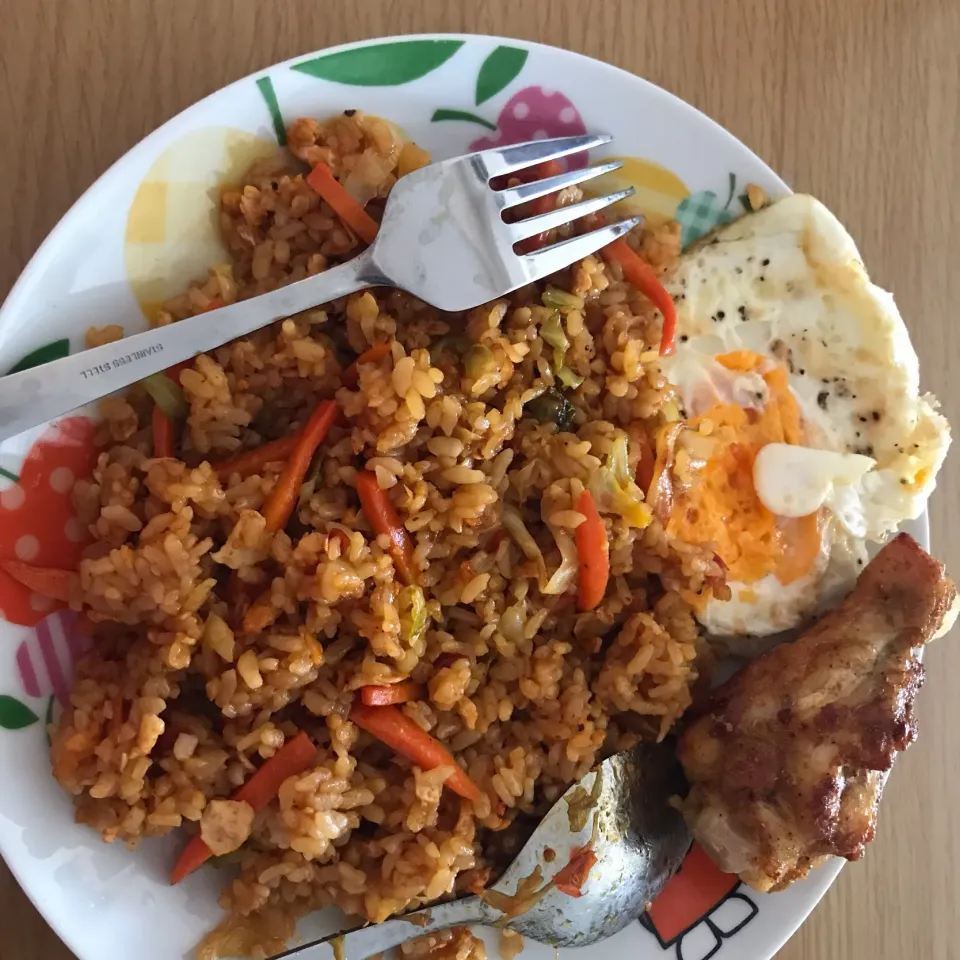 Snapdishの料理写真:Indonesian Cuisine “Nasi Goreng”|Galih Dwi Santosoさん