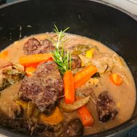 牛肉のワイン煮込み