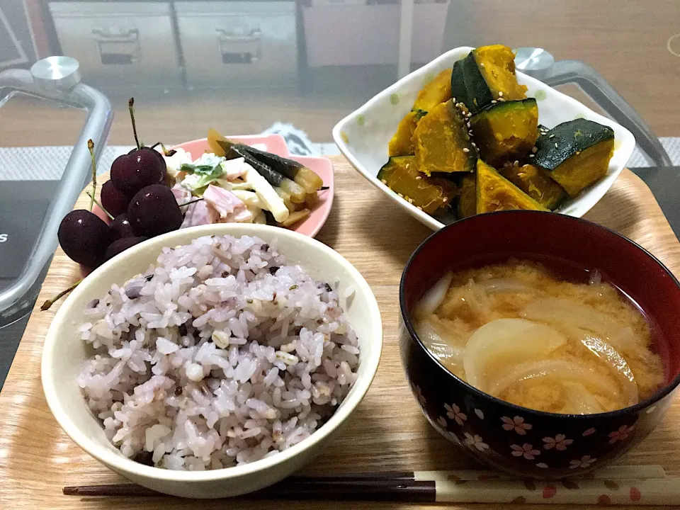 かぼちゃの煮物＆アメリカンチェリー🍒|よぉ〜さん