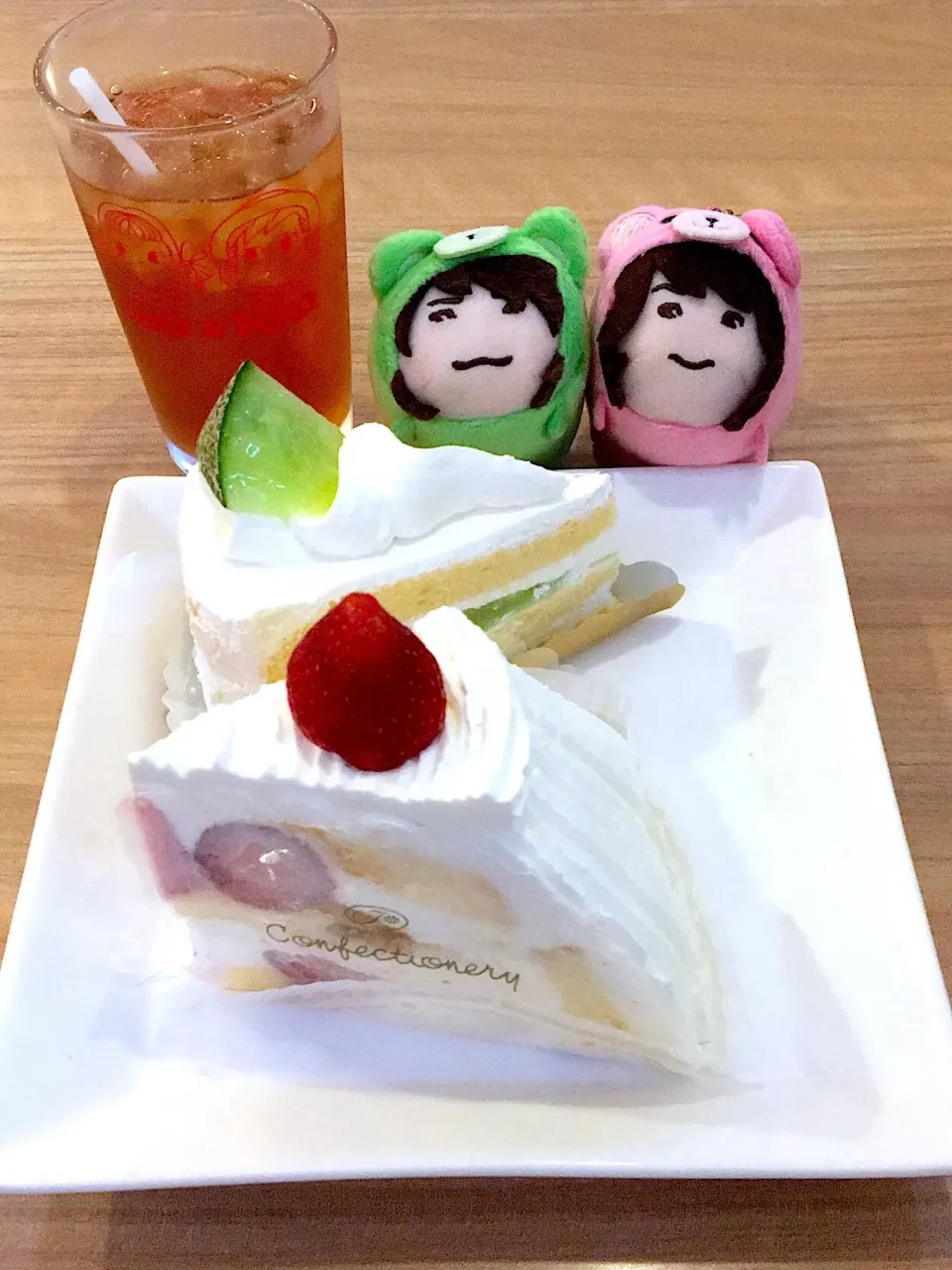 イタリアンショートケーキとメロンのショートケーキ💗💚不二家レストラン|なぎさん