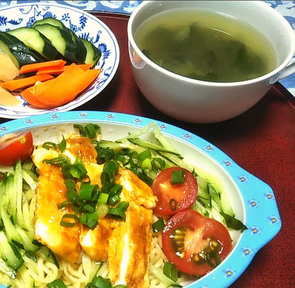 よねばーばの朝ごはん
若芽の味噌汁
冷し中華(野菜や卵焼きをトッピング、
さっぱりしていて、梅雨時に合う)
きゅうり、人参の糠漬け|yoneばーばさん