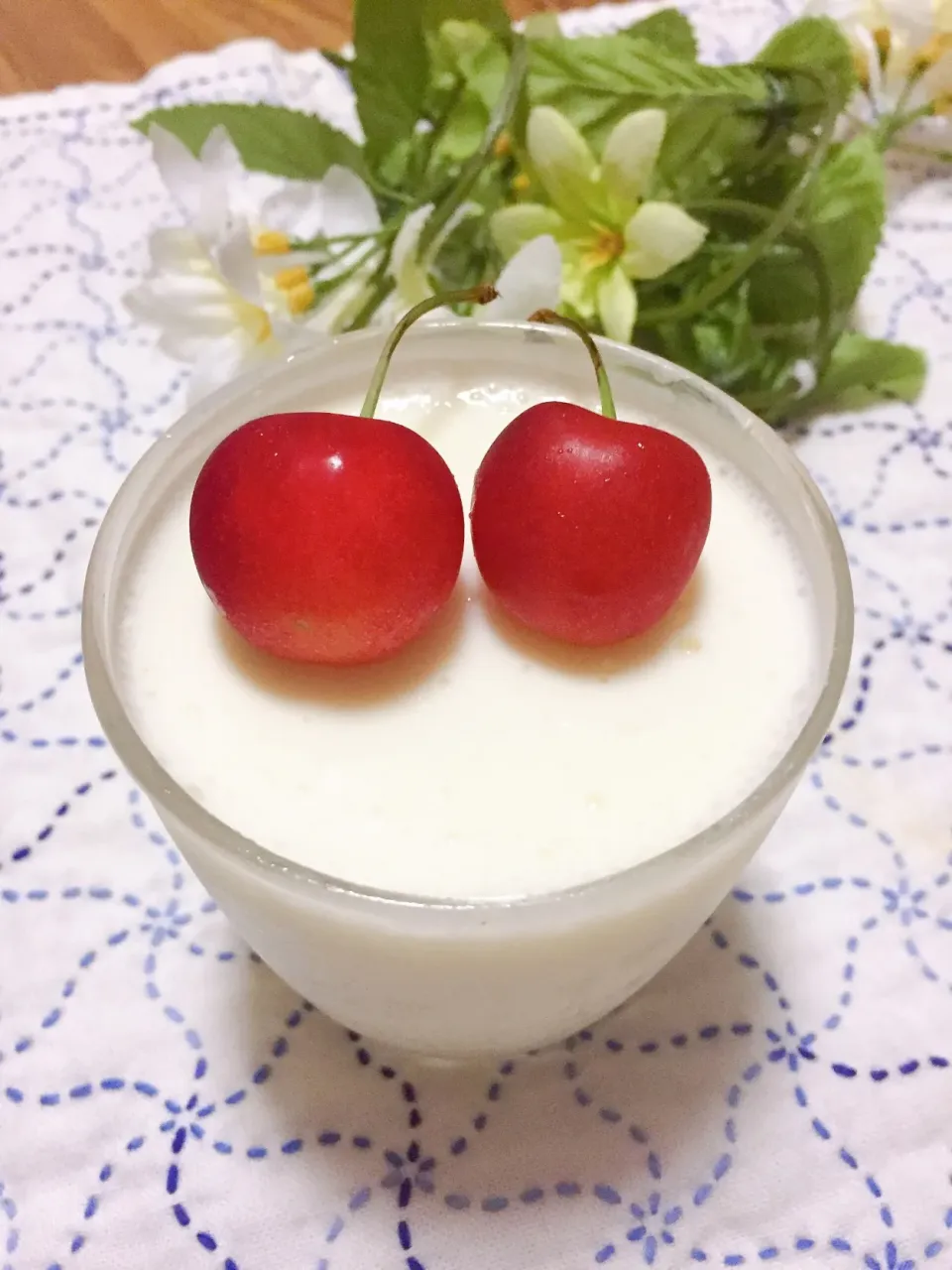 Snapdishの料理写真:バニラヨーグルト風プリン🍒|❁︎na--na❁︎Nさん