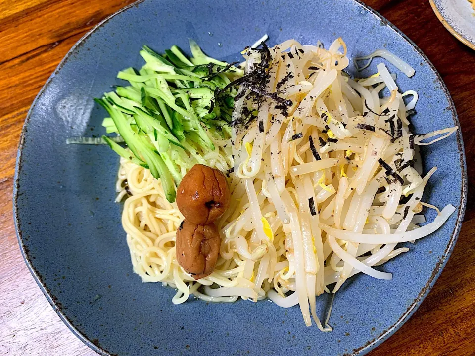 Snapdishの料理写真:もやしの甘酢漬けで冷やし中華|みきさん