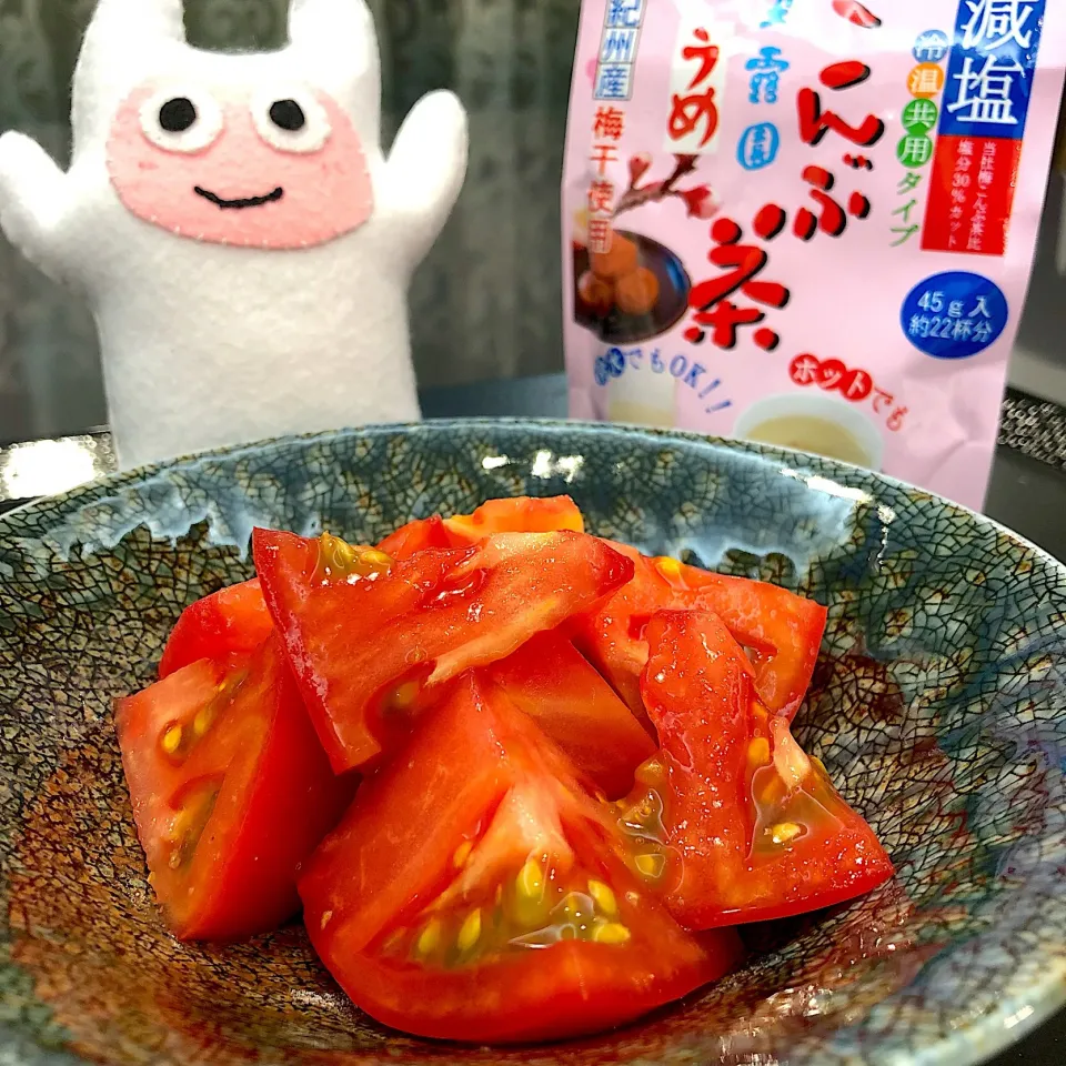 冷やしトマトにほんのちょっぴり隠し味🍅#梅こんぶ茶|ヨッチャンさん