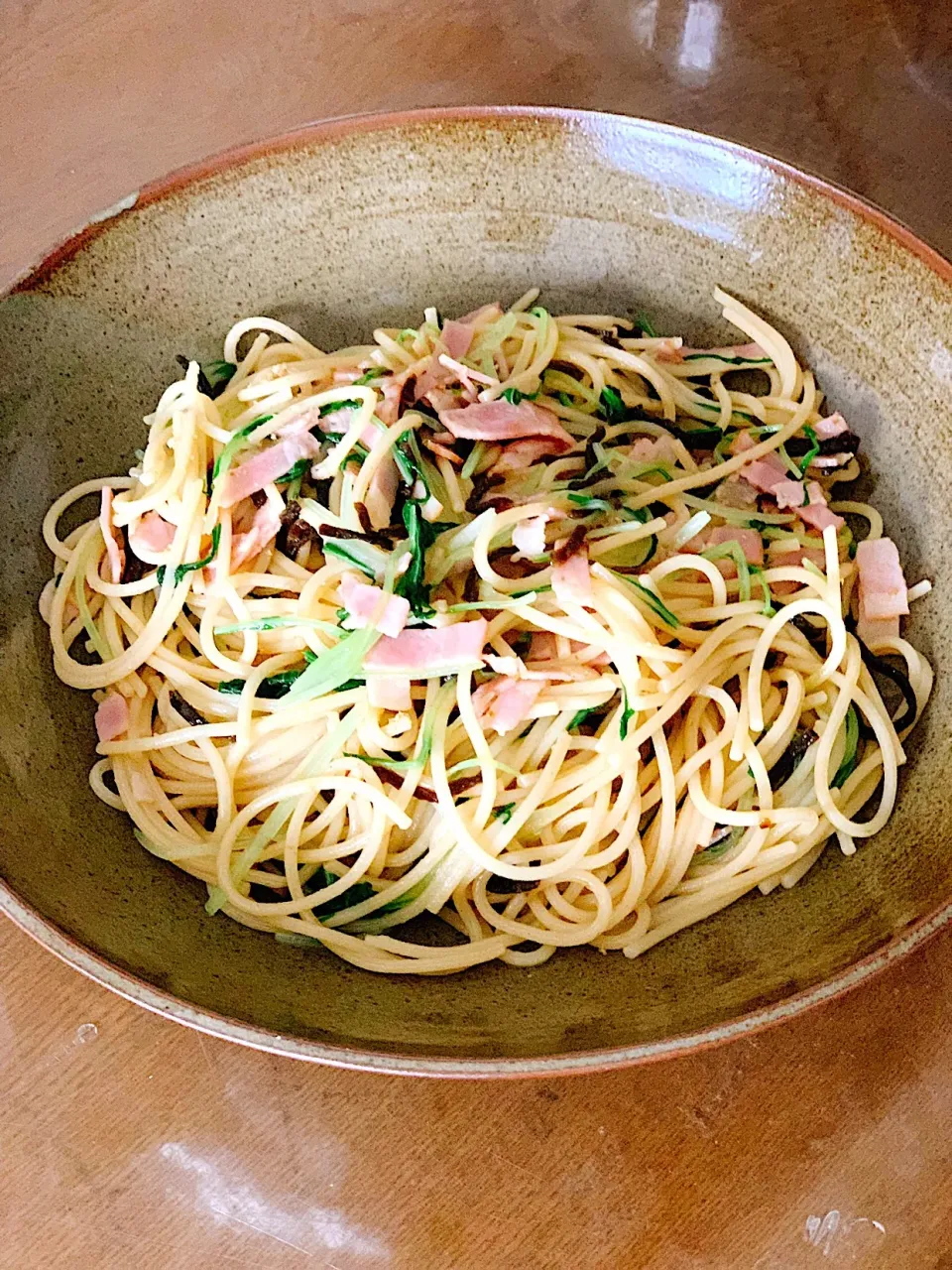 Snapdishの料理写真:水菜と塩昆布
柚子胡椒味のパスタ|mihoさん