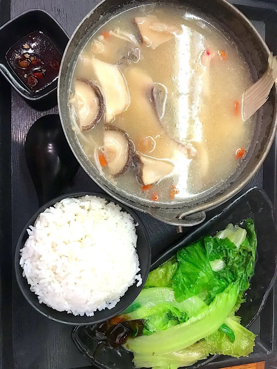 Assorted mushrooms and fish soup with rice and vegetables|Sky Blueさん