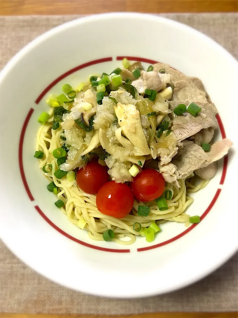 豚しゃぶ冷やし麺
(エリンギと夏野菜の和え物)
 #思いつき料理  #常備菜|morimi32さん