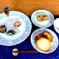 Snapdishの料理写真:arideriさんの料理 今日のランチ  クラムチャウダー、〆あじ、厚揚げの白和え、甘酢ショウガ、梅の甘露煮、お野菜のテリーヌ|arideriさん